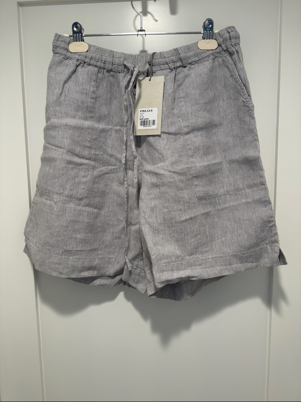 New with tags poetry soft grey stripe short size 8